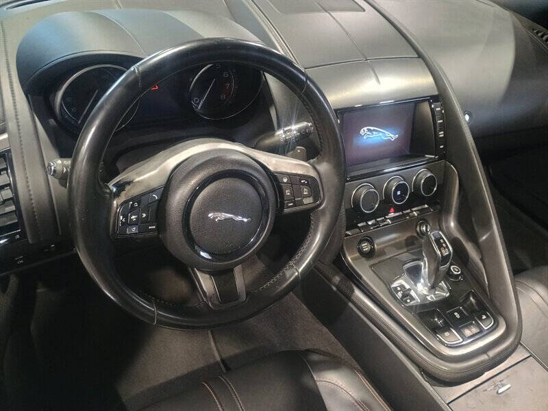 2015 Jaguar F-TYPE 31