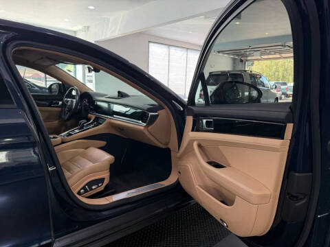 2017 Porsche Panamera