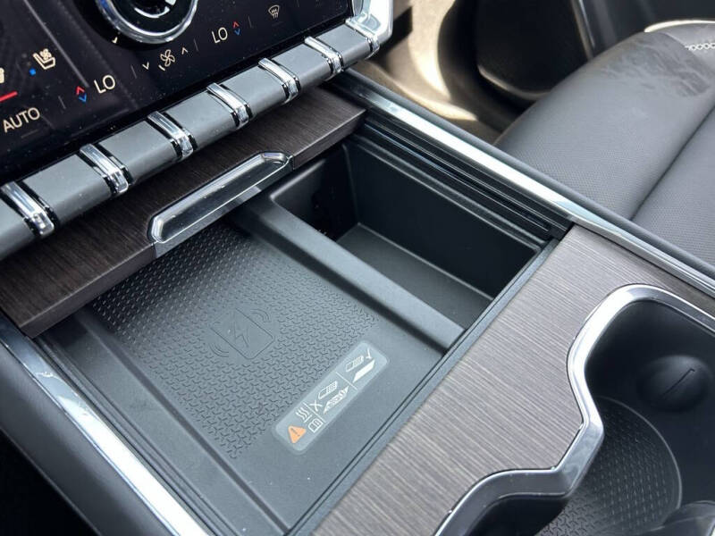 2025 GMC Acadia Denali