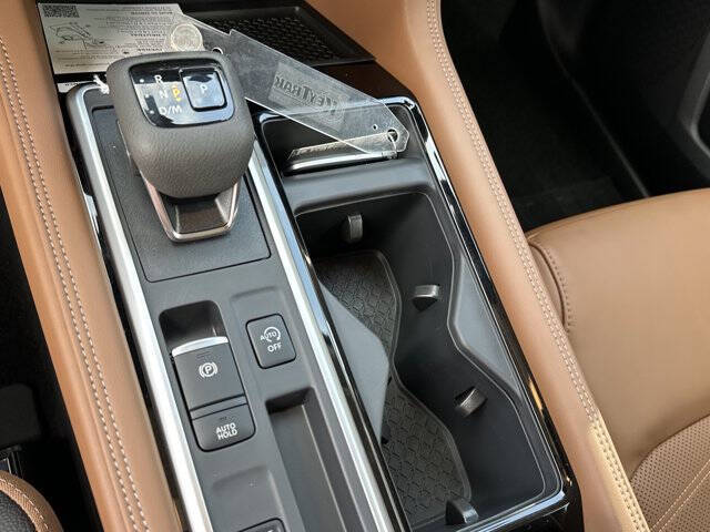 2025 Nissan Pathfinder Platinum