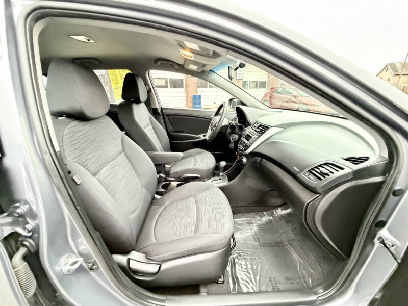 2017 Hyundai Accent SE