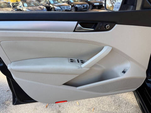 2013 Volkswagen Passat SE PZEV