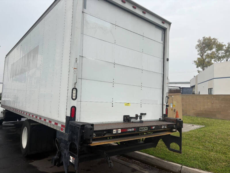 2016 Freightliner M2 106