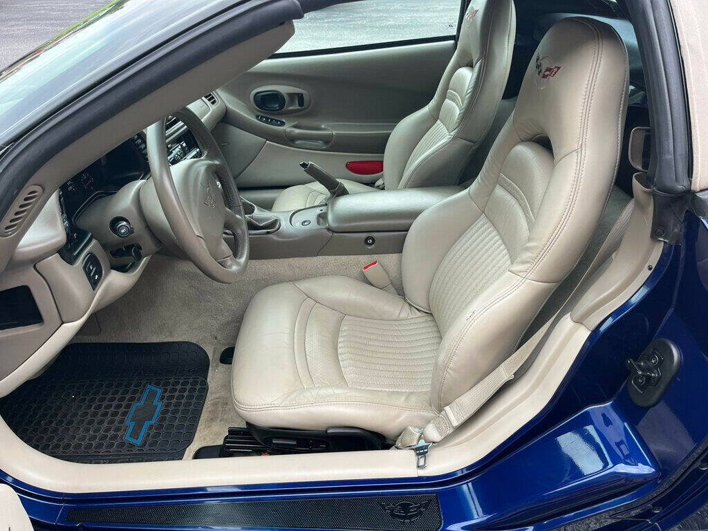 2004 Chevrolet Corvette 23
