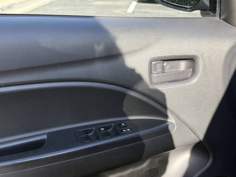 2024 Mitsubishi Mirage ES