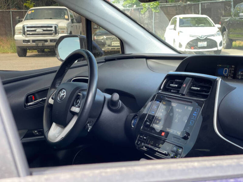 2017 Toyota Prius Four Touring