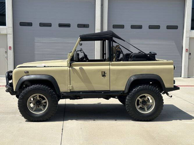 1990 Land Rover Defender