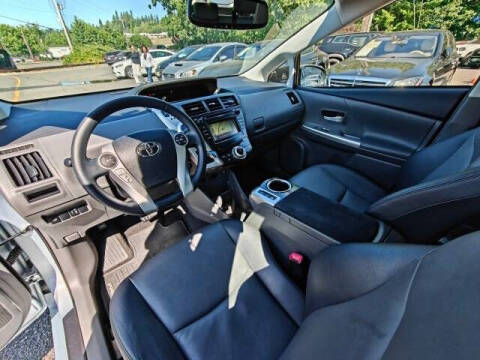 2013 Toyota Prius v Five
