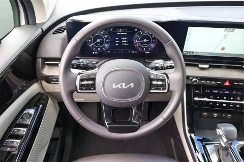 2024 Kia Carnival SX