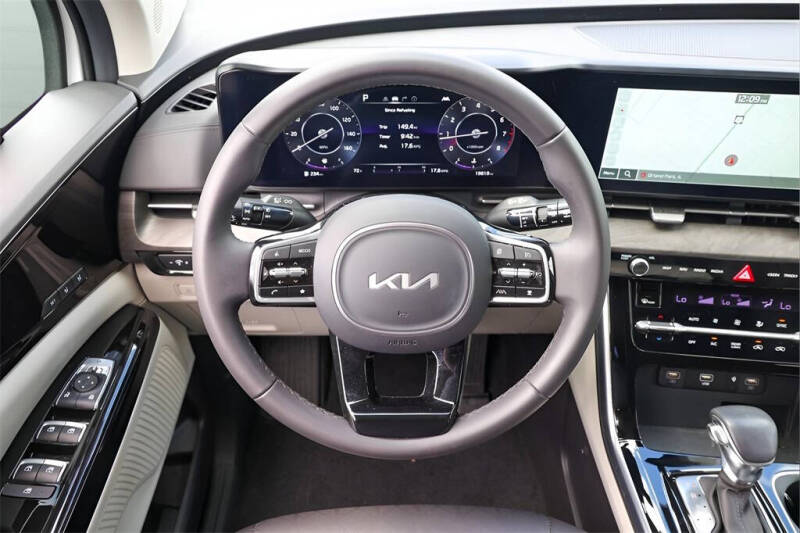 2024 Kia Carnival SX