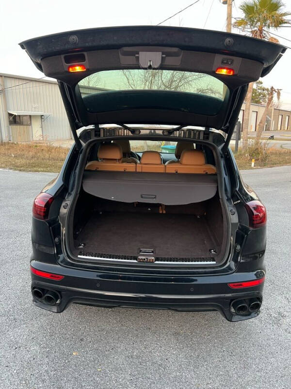 2016 Porsche Cayenne GTS