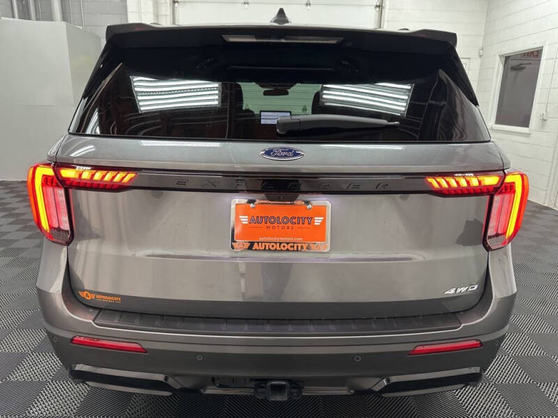 2025 Ford Explorer ST-Line