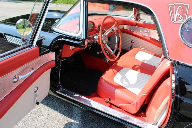 1956 Ford Thunderbird