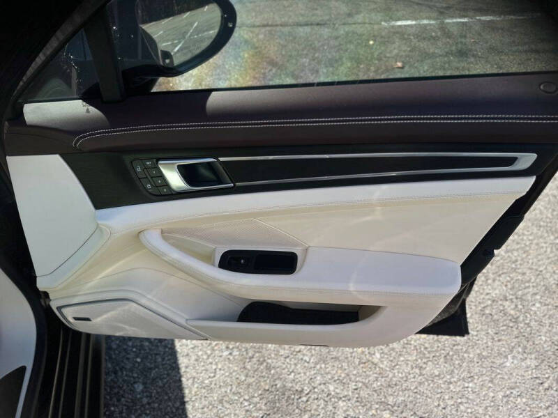 2023 Porsche Panamera GTS