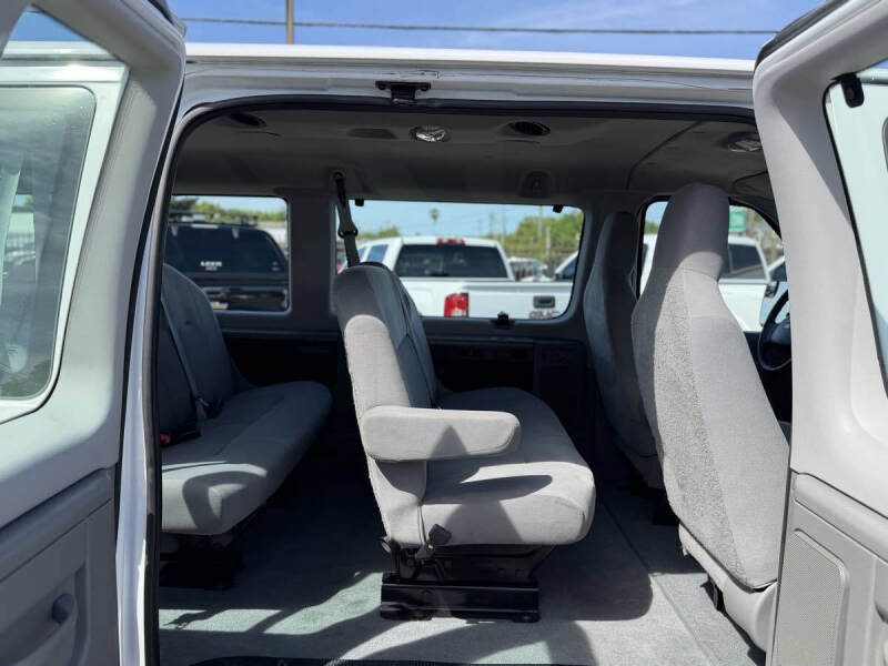 2012 Ford E-Series E-350 SD XLT