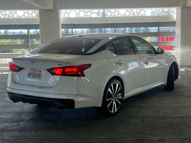 2020 Nissan Altima SR photo 10