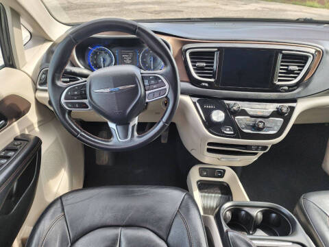 2017 Chrysler Pacifica Touring Plus