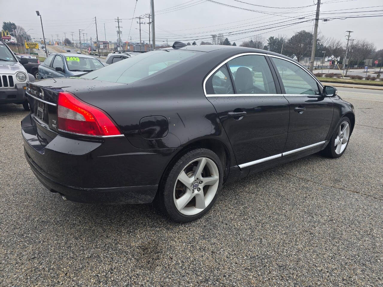 2010 Volvo S80 for sale at QUEENSGATE AUTO SALES in York, PA