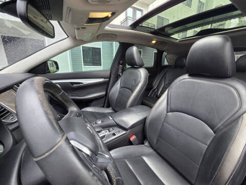 2019 Infiniti QX50 Essential