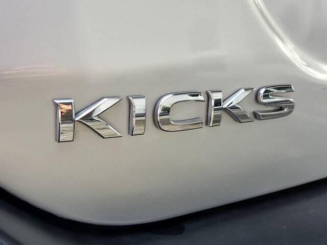 2019 Nissan Kicks SR