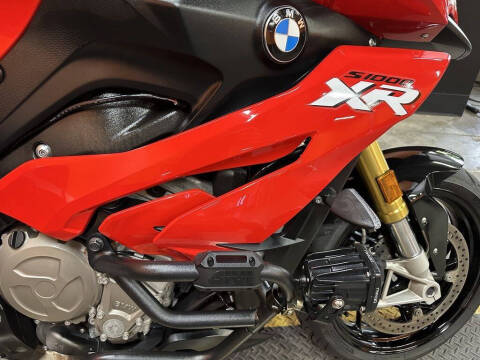 2016 BMW S 1000 XR Premium Racing Red