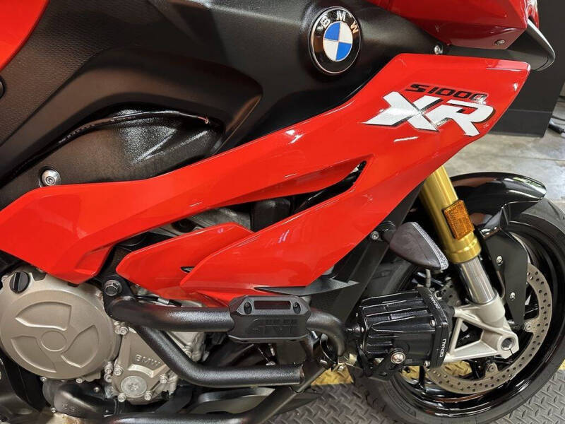 2016 BMW S 1000 XR Premium Racing Red