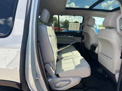 2022 Jeep Wagoneer Series III