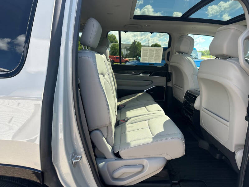 2022 Jeep Wagoneer Series III