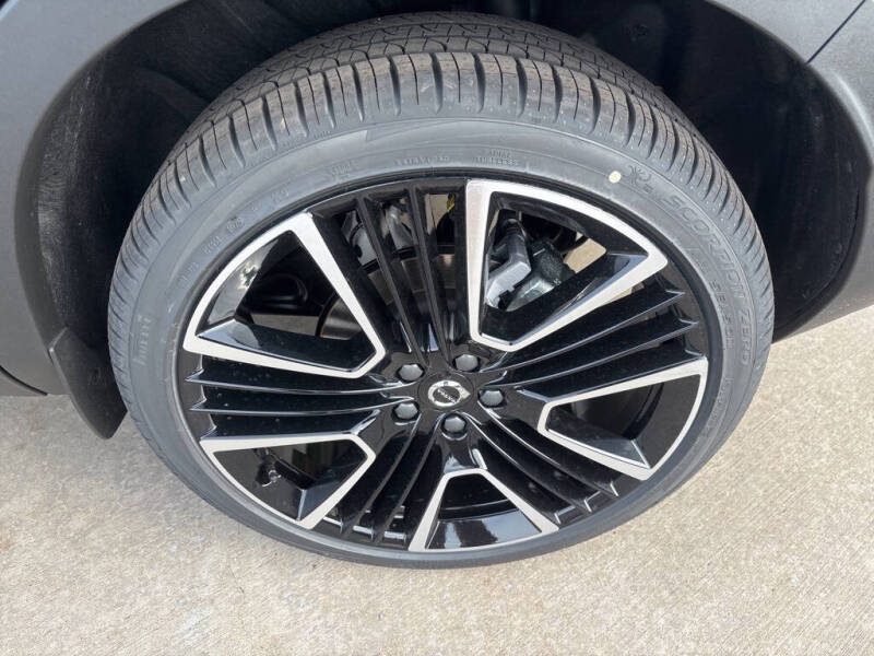 2026 Volvo XC40 B5 Ultra Black Edition