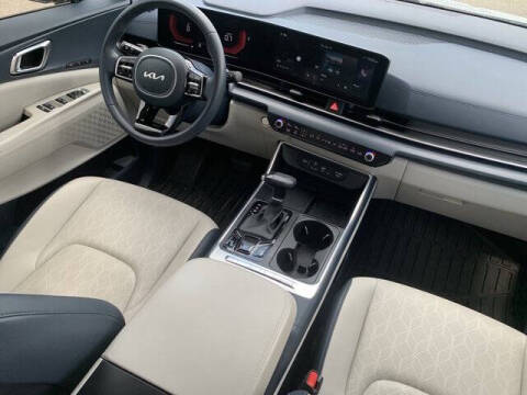 2025 Kia Carnival EX