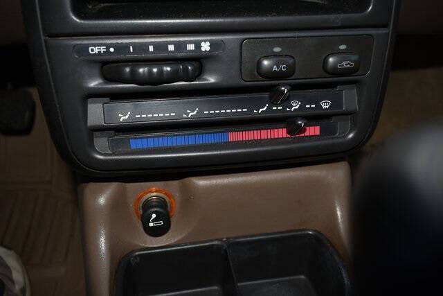 1998 Saturn S-Series SC1