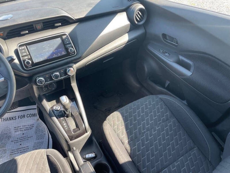 2022 Nissan Kicks S