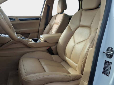 2014 Porsche Cayenne Platinum