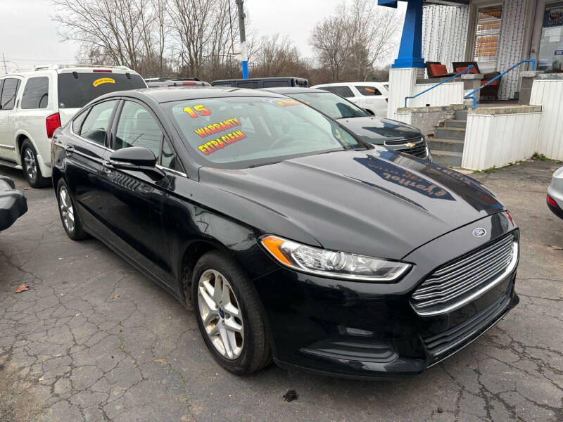 2015 Ford Fusion SE's photo