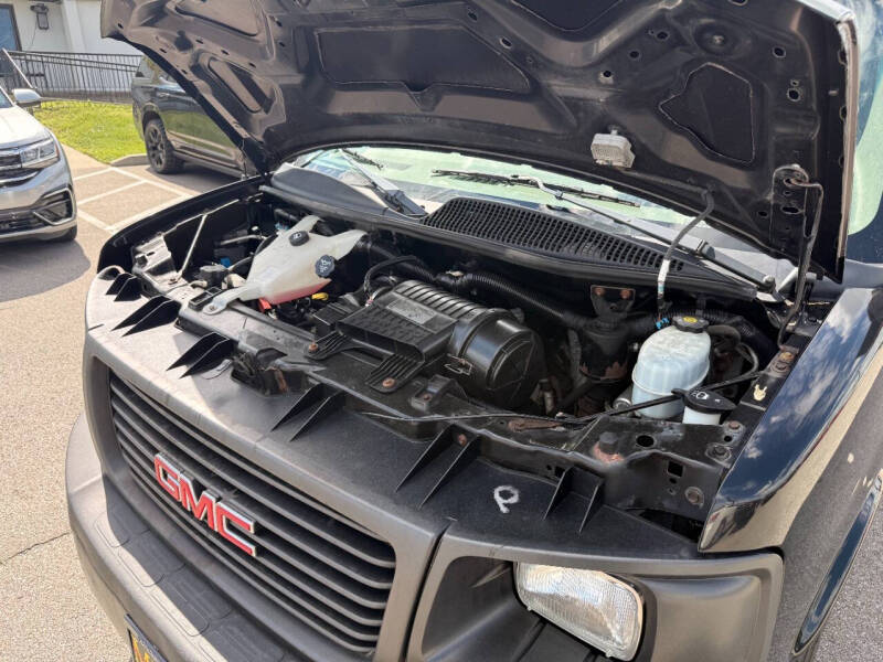 2010 GMC Savana LS 1500