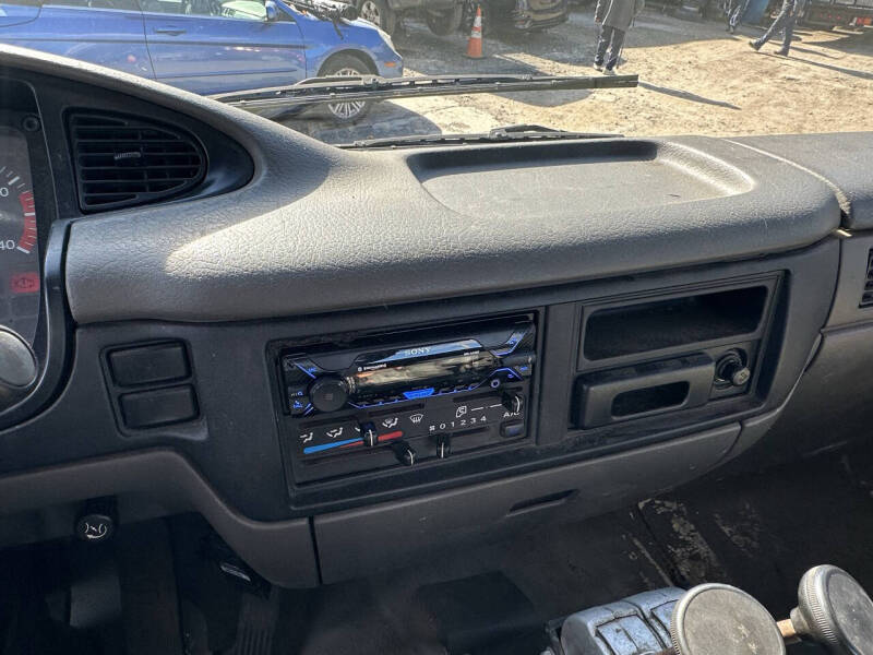 2001 UD Trucks UD2300