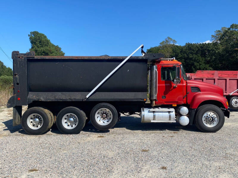 2005 Mack Tri Axle Dump Truck