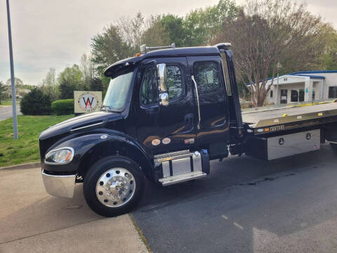 2025 Freightliner M2 106