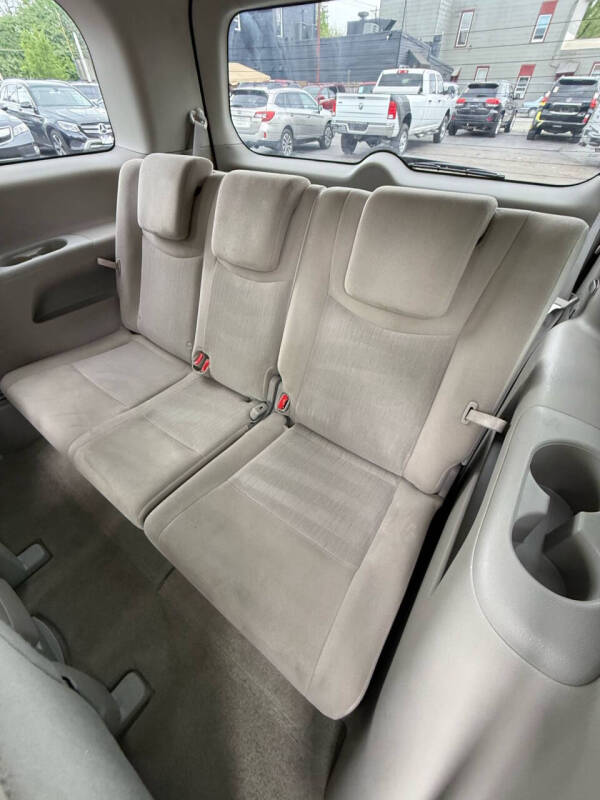 2017 Nissan Quest SV