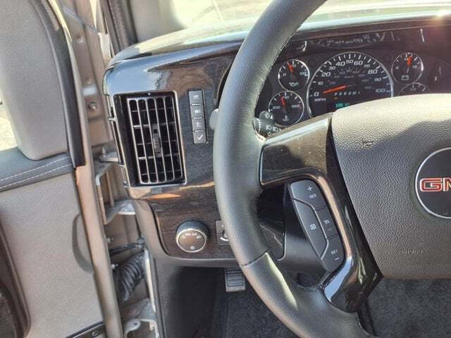 2025 GMC Savana 2500