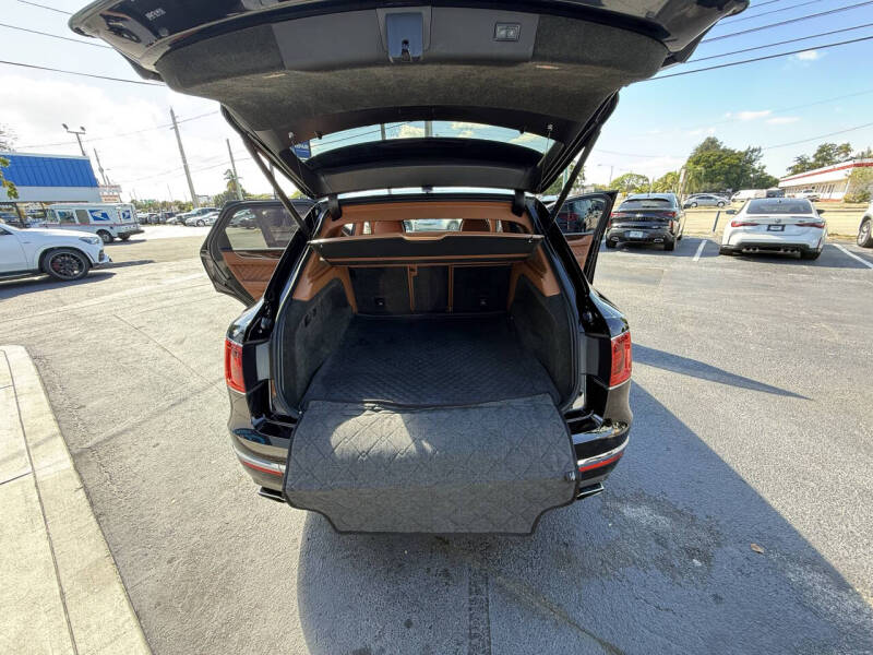 2020 Bentley Bentayga Hybrid