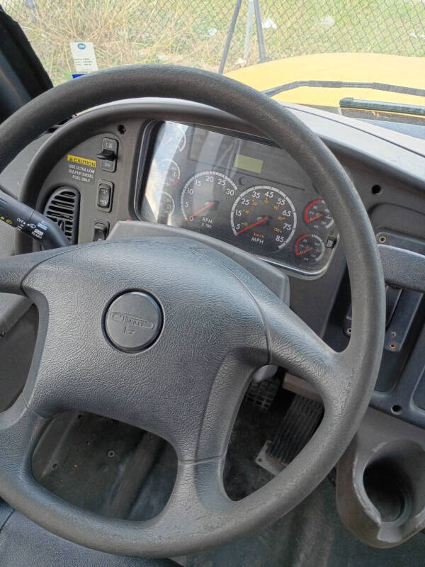 2009 Freightliner B2 Chassis