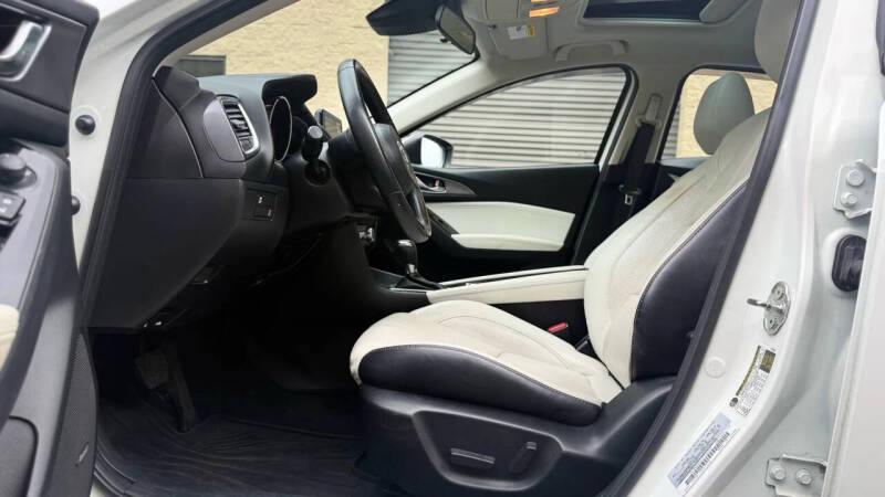 2017 Mazda MAZDA3 Grand Touring