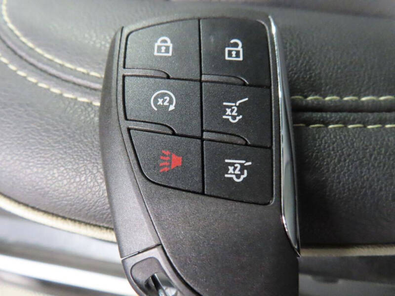 2025 GMC Yukon Elevation