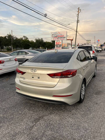 2017 Hyundai Elantra SE