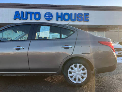 2012 Nissan Versa 1.6 SV