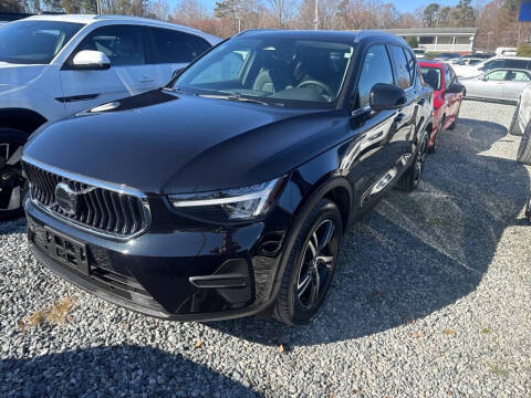 2025 Volvo XC40 B5 Core Bright Theme