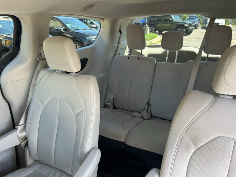 2017 Chrysler Pacifica LX