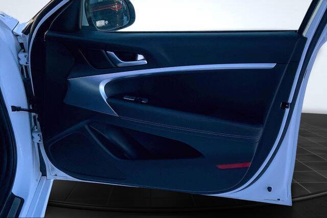 2023 Genesis G70
