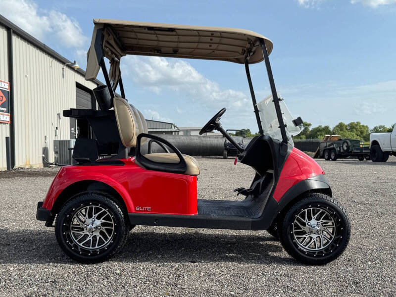 2024 E-Z-GO RXV ELiTE